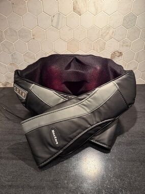 Shiatsu Neck and Shoulder Massager with Heat & Kneading